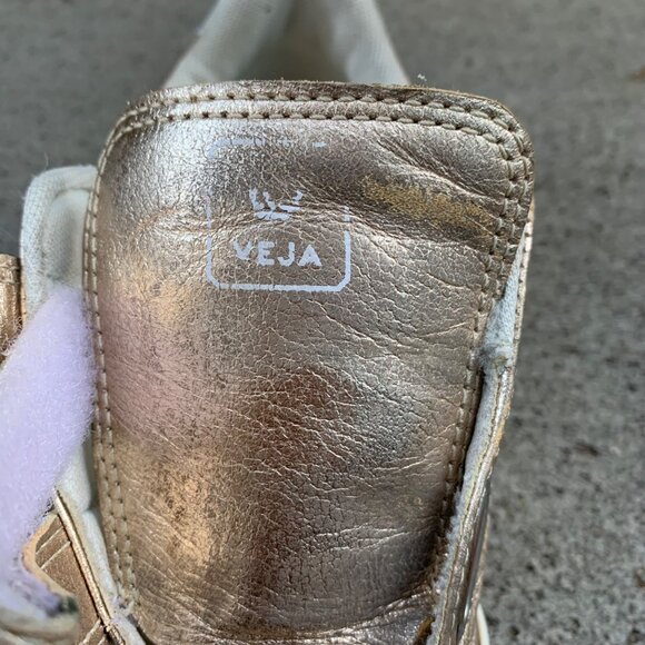 VEJA Gold Sneakers Girls US 2 Euro 33 Running Shoes Metallic Sneaker Velcro Shoe - Picture 5 of 12